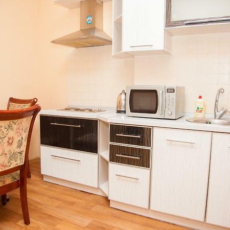 Semi-Luxury Apartment On Zhukovskogo Street 57 Zaporizhia Exterior photo