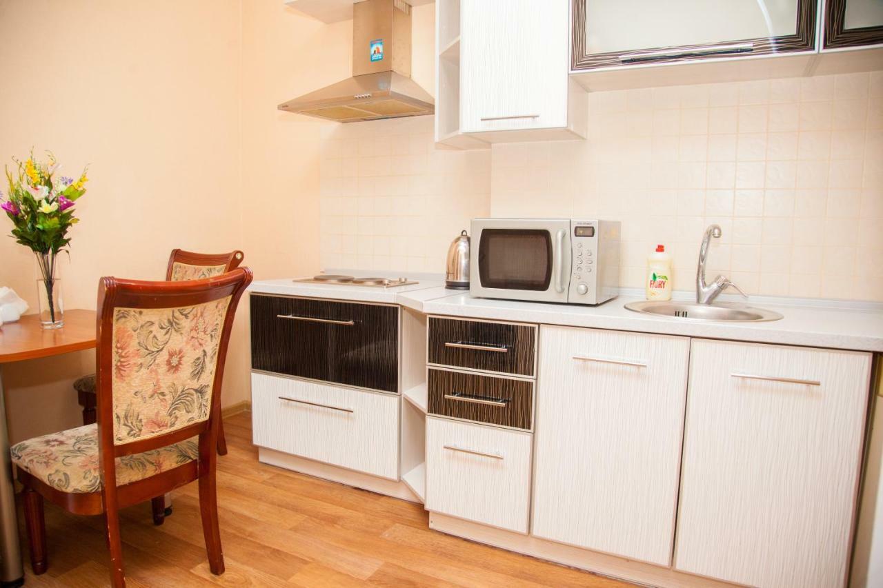 Semi-Luxury Apartment On Zhukovskogo Street 57 Zaporizhia Exterior photo