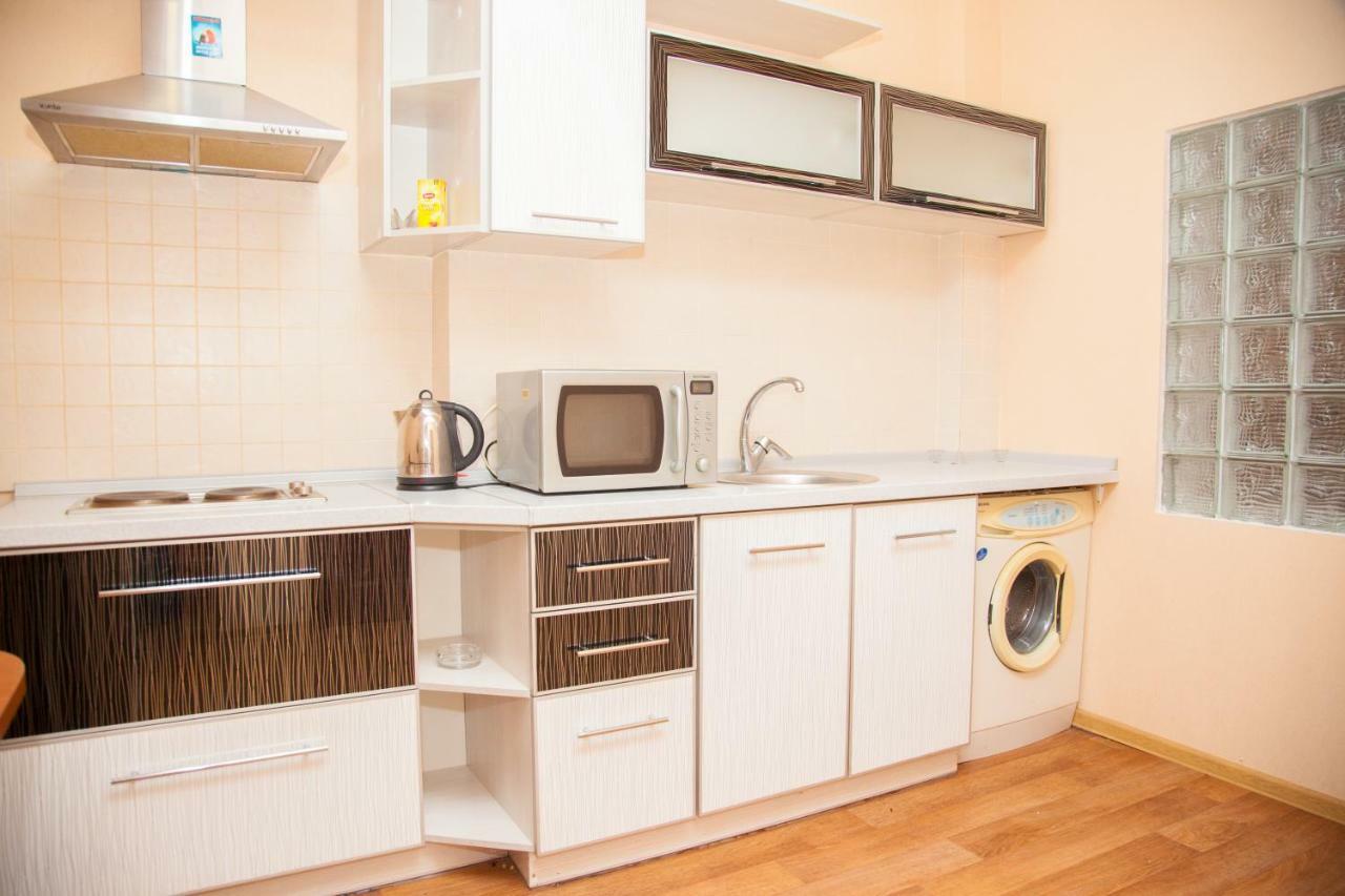 Semi-Luxury Apartment On Zhukovskogo Street 57 Zaporizhia Exterior photo